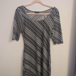 Le Chateau Black and White Patterned Long Sleeve Dress